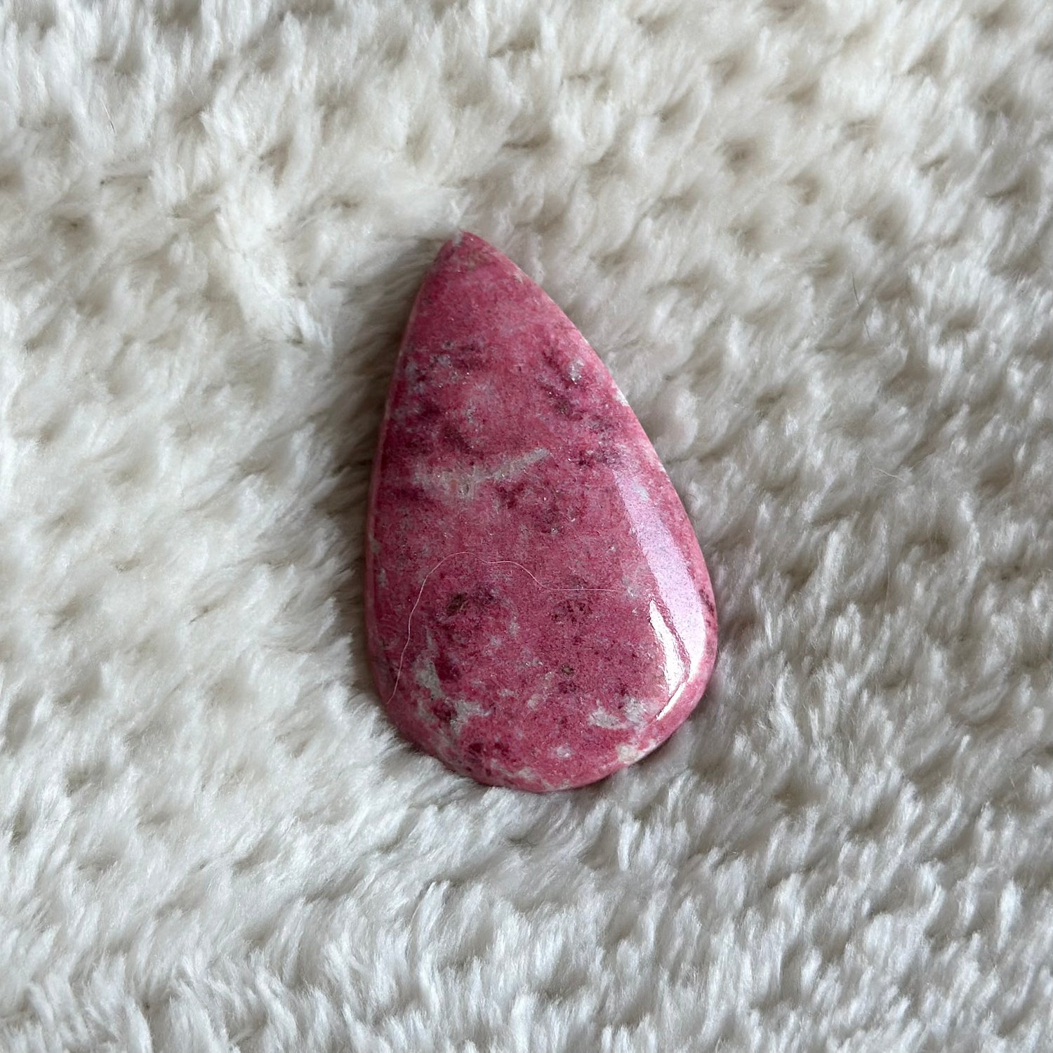 Cabochon Thulite